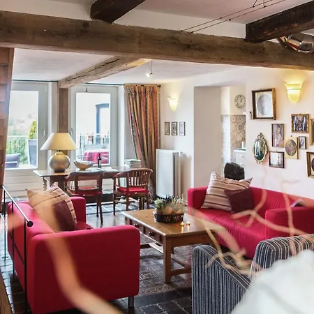 Vintage Holiday Home in Verlaine-Sur-Ourthe with Valley View Ferienhaus