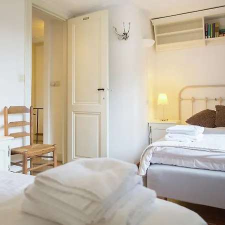 Vintage Holiday Home in Verlaine-Sur-Ourthe with Valley View
