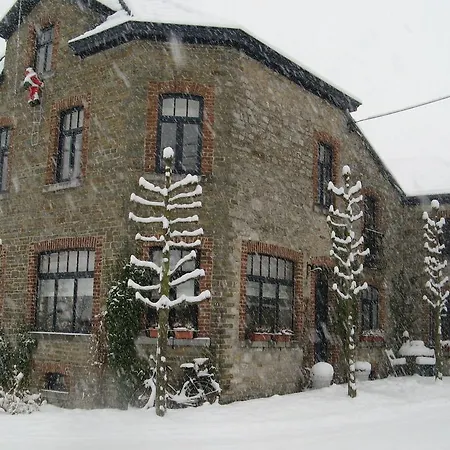 Vintage Holiday Home in Verlaine-Sur-Ourthe with Valley View Ferienhaus