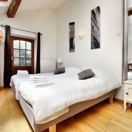 Vintage Holiday Home in Verlaine-Sur-Ourthe with Valley View