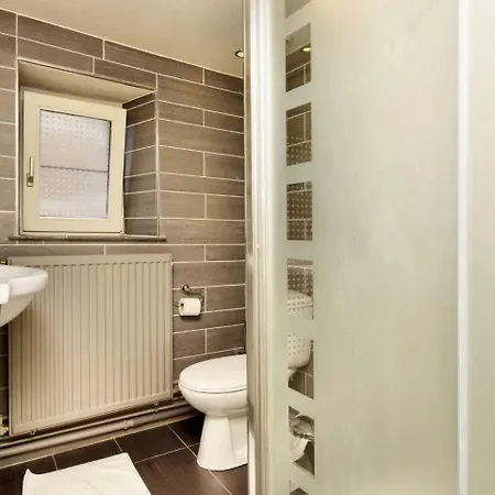 Vintage Holiday Home in Verlaine-Sur-Ourthe with Valley View Ferienhaus