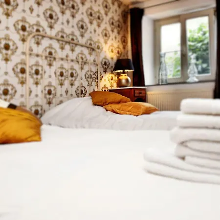 Vintage Holiday Home in Verlaine-Sur-Ourthe with Valley View