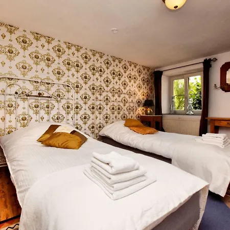Vintage Holiday Home in Verlaine-Sur-Ourthe with Valley View Ferienhaus Durbuy