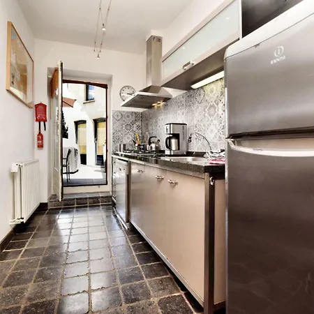 Vintage Holiday Home in Verlaine-Sur-Ourthe with Valley View