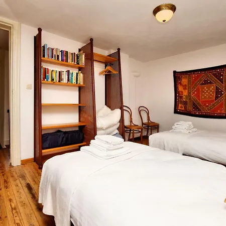 Vintage Holiday Home in Verlaine-Sur-Ourthe with Valley View