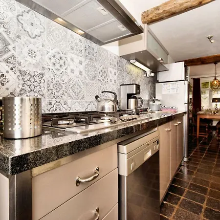 Vintage Holiday Home in Verlaine-Sur-Ourthe with Valley View Durbuy