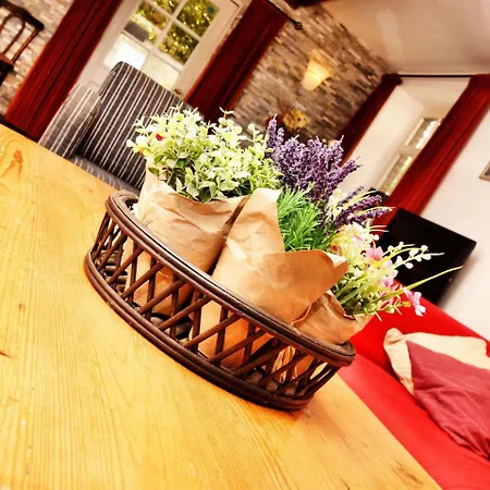 Vintage Holiday Home in Verlaine-Sur-Ourthe with Valley View Durbuy