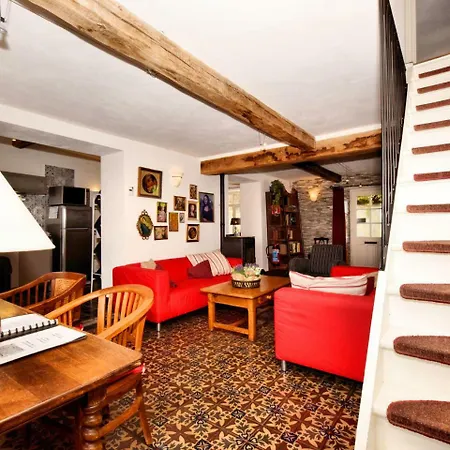 Vintage Holiday Home in Verlaine-Sur-Ourthe with Valley View *