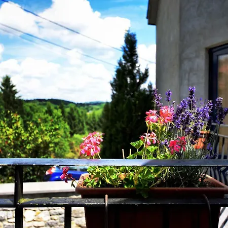 Vintage Holiday Home in Verlaine-Sur-Ourthe with Valley View Ferienhaus Durbuy