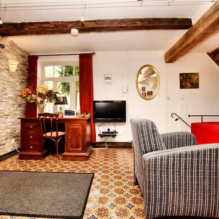 Vintage Holiday Home in Verlaine-Sur-Ourthe with Valley View